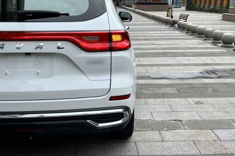 哈弗M6 2021款 PLUS 1.5T 手动精英智联型车身外观9