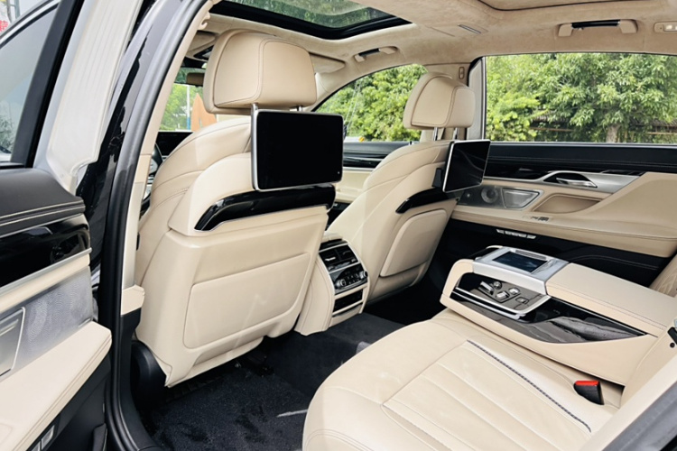 宝马7系 2017款 740Li xDrive 豪华型中控内饰7011