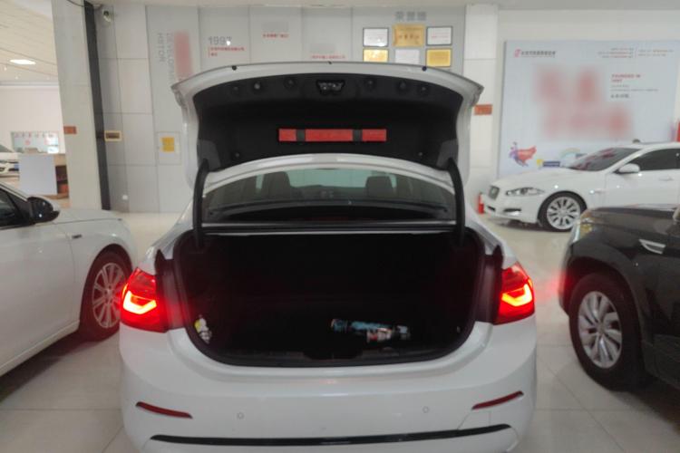 宝马1系 2018款 118i 运动型局部细节23