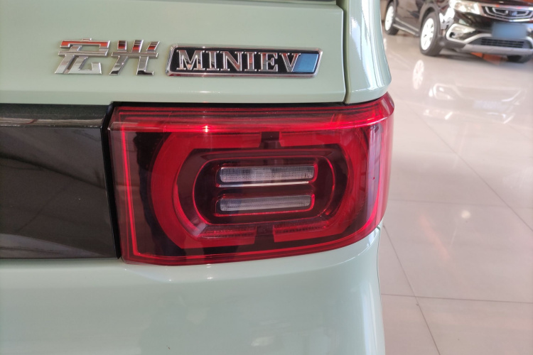 五菱汽车 宏光MINIEV 2022款 马卡龙臻享款 磷酸铁锂车身外观9