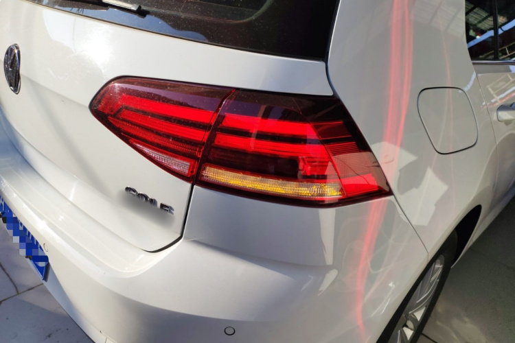 大众 高尔夫 2019款 200TSI DSG舒适进取版 国VI车身外观9