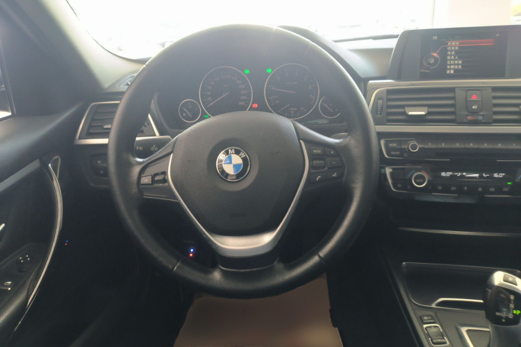 宝马3系 2016款 316Li 时尚型局部细节13