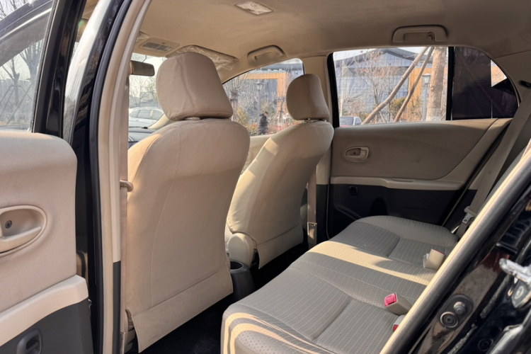 丰田 雅力士 2011款 1.6E 自动魅动版中控内饰7002