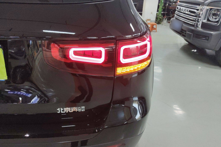 奔驰GLB 2022款 GLB 220 时尚型车身外观6001