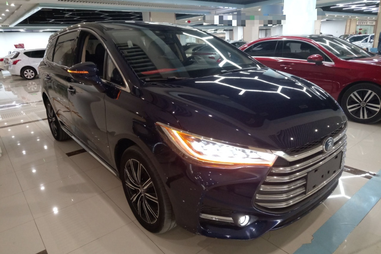 比亚迪 宋MAX新能源 2019款 DM 1.5T 智联致进型 7座 国VI车身外观3