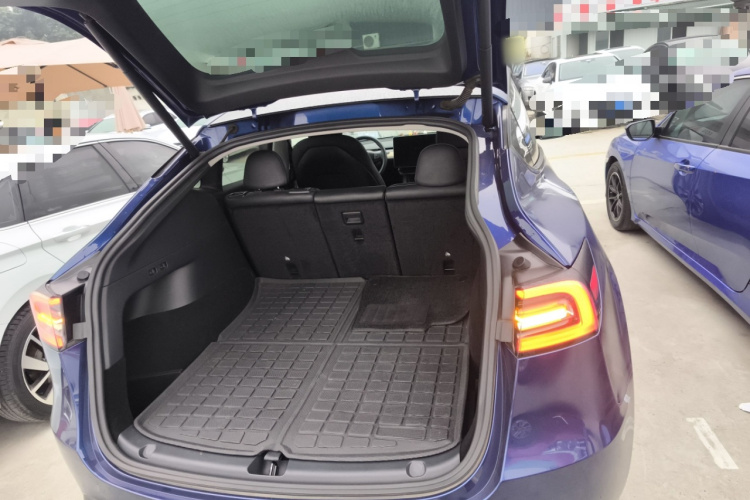 特斯拉 Model Y 2021款 Performance高性能全轮驱动版机舱底盘23