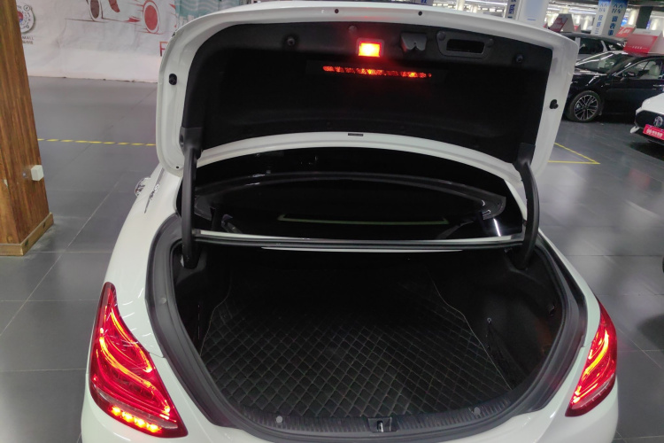 奔驰C级 2018款 C 180 L 时尚型运动版局部细节23