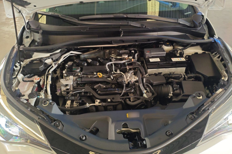 丰田C-HR 2023款 2.0L 领先版机舱底盘24