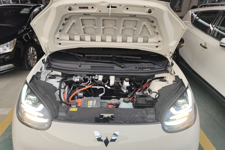 五菱汽车 五菱缤果 2025款 333km 悦享款机舱底盘24