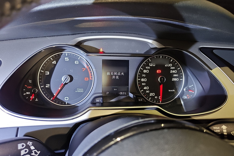 奥迪A4L 2015款 35 TFSI 自动标准型局部细节14