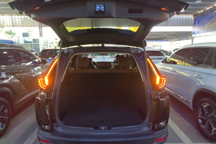 本田CR-V 2021款 240TURBO CVT两驱舒适版机舱底盘23