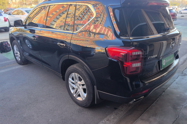 广汽传祺 传祺GS7 2017款 280T 两驱豪华型车身外观4