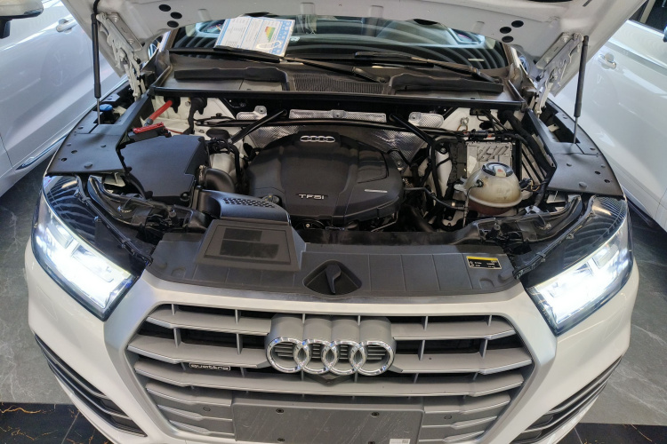 奥迪Q5L 2020款 改款 40 TFSI 荣享时尚型机舱底盘24