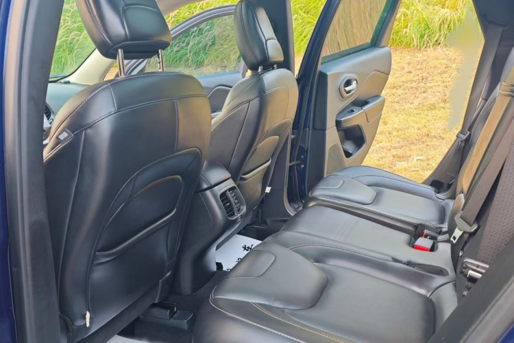 Jeep 自由光 2016款 2.4L 领先版中控内饰7002