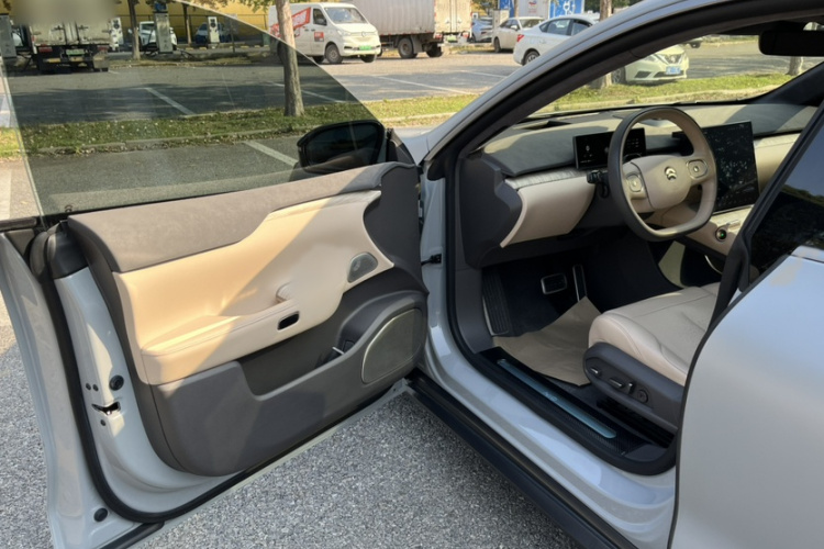 蔚来ET7 2022款 75kWh中控内饰7003