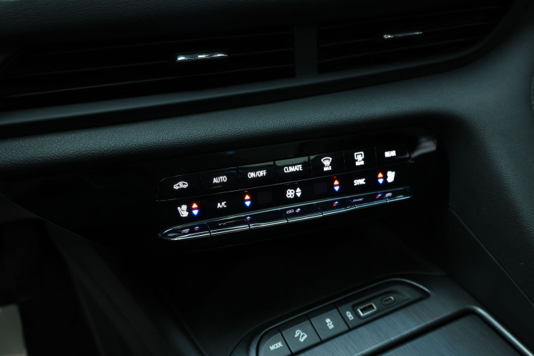 别克 昂科旗 2020款 28T 四驱尊贵型中控内饰7006