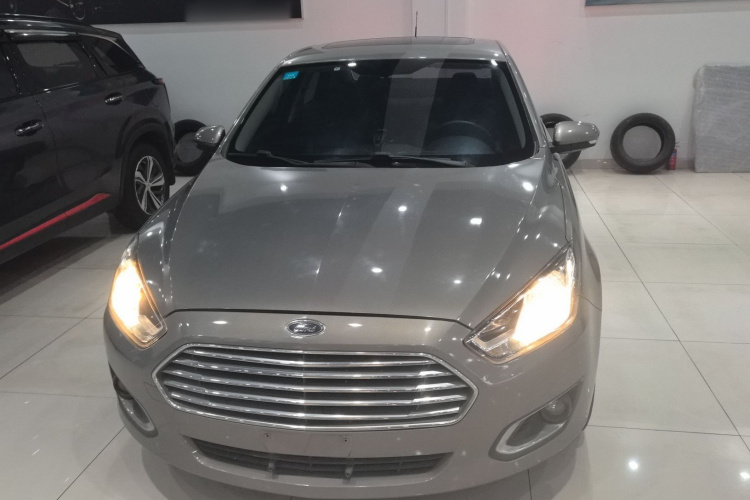 福特 福睿斯 2015款 1.5L 自动时尚型车身外观2