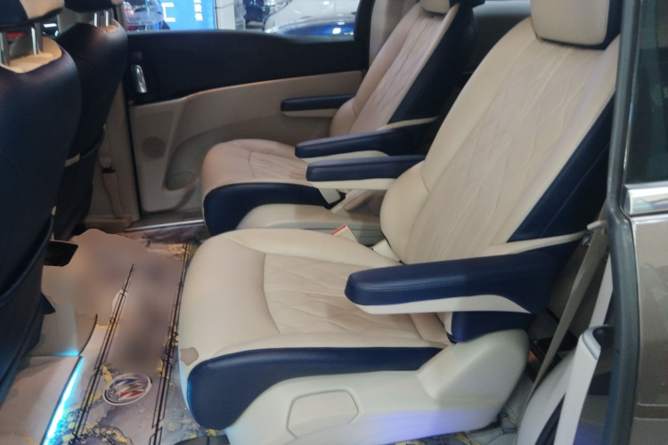 别克GL8 2023款 陆上公务舱 智享型中控内饰7004