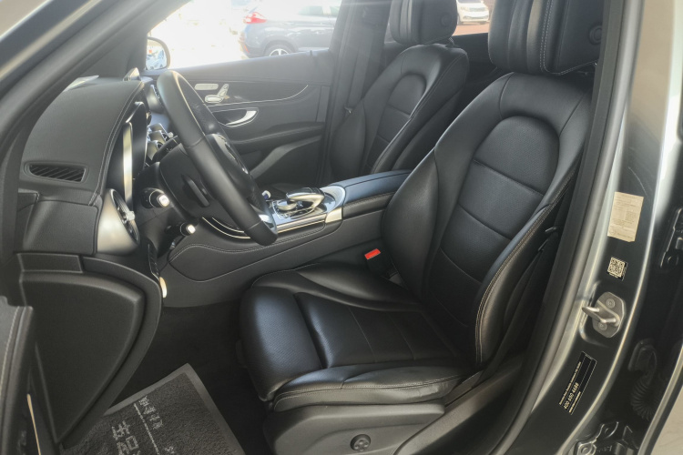 奔驰GLC 2018款 GLC 260 4MATIC 豪华型中控内饰19