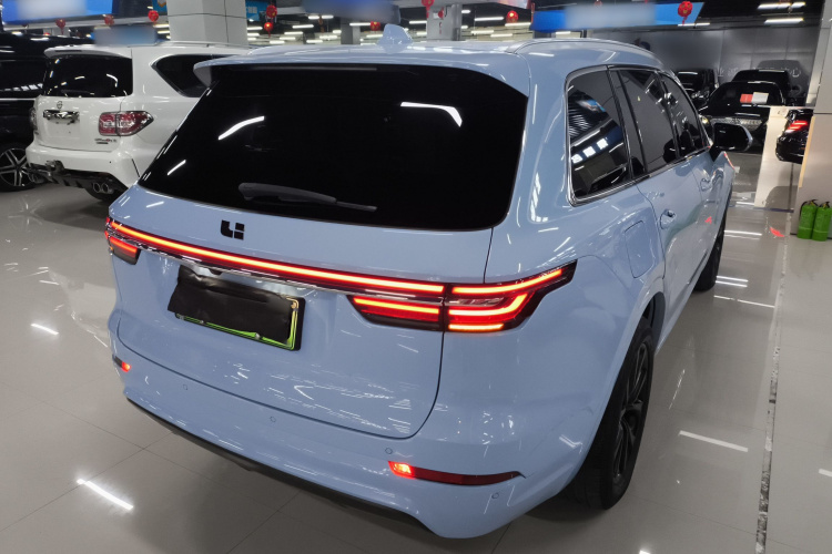 理想汽车 理想ONE 2020款 增程6座版车身外观7