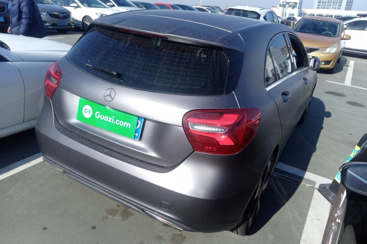 奔驰A级(进口) 2017款 改款 A 200 时尚型车身外观6005