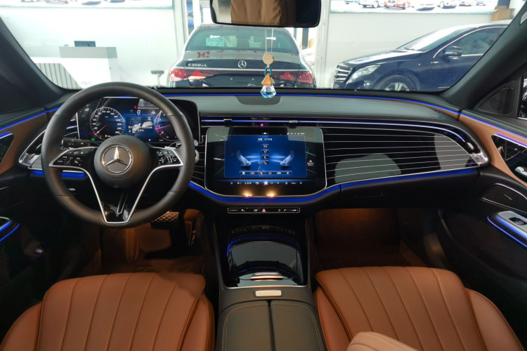 奔驰E级 2025款 E 260 L中控内饰7011