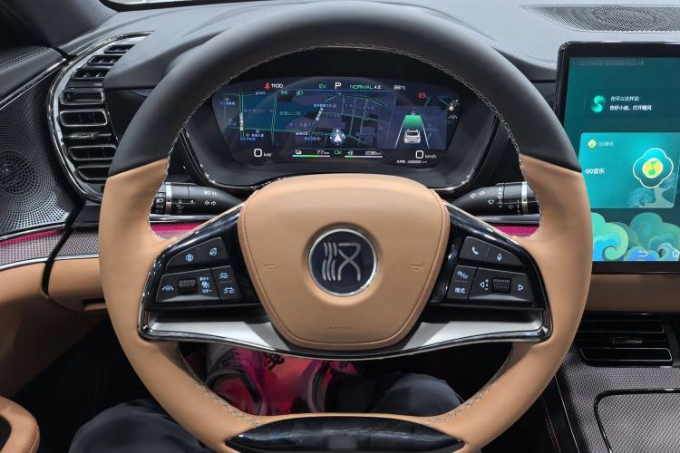 比亚迪 汉 2022款 DM-i 121KM 尊享型中控内饰7002