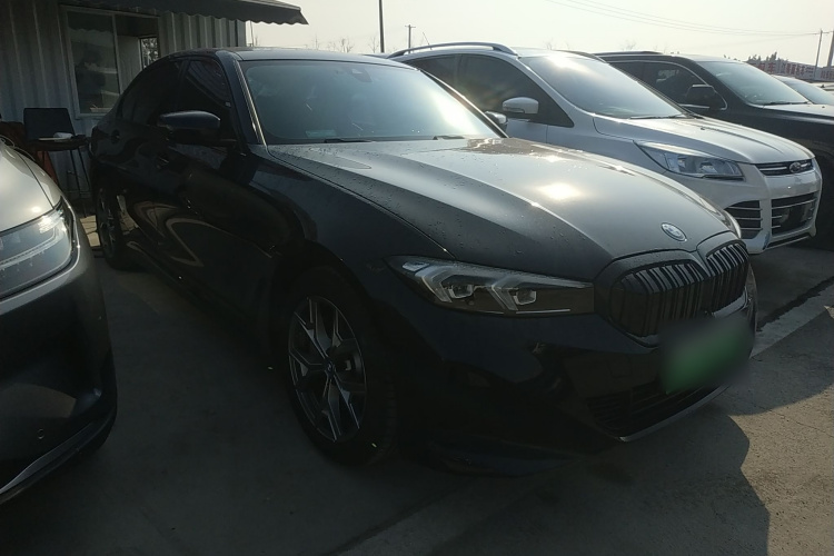 宝马i3 2022款 eDrive 35 L车身外观3