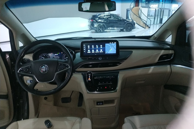 别克GL8 2023款 陆上公务舱 652T 豪华型中控内饰12