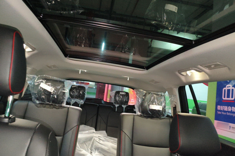 红旗HS7 PHEV 2025款 2.0T PHEV 两驱旗享版 6座局部细节22