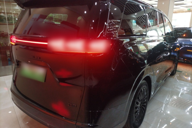 腾势D9 2022款 DM-i 1040 尊贵型车身外观6005