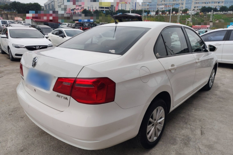 大众 捷达 2015款 1.6L 手动舒适型车身外观7