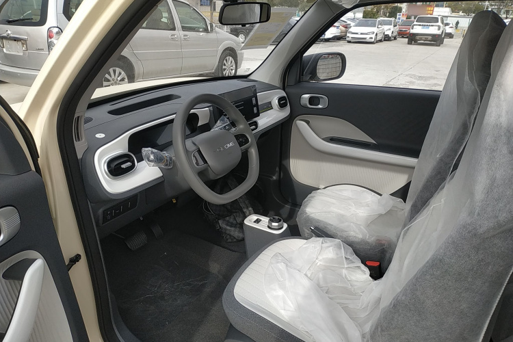 吉利银河 熊猫 2025款 210km 元气熊中控内饰20