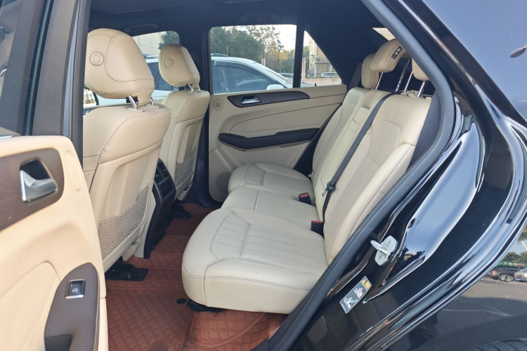 奔驰GLE 2017款 GLE 320 4MATIC 动感型中控内饰21