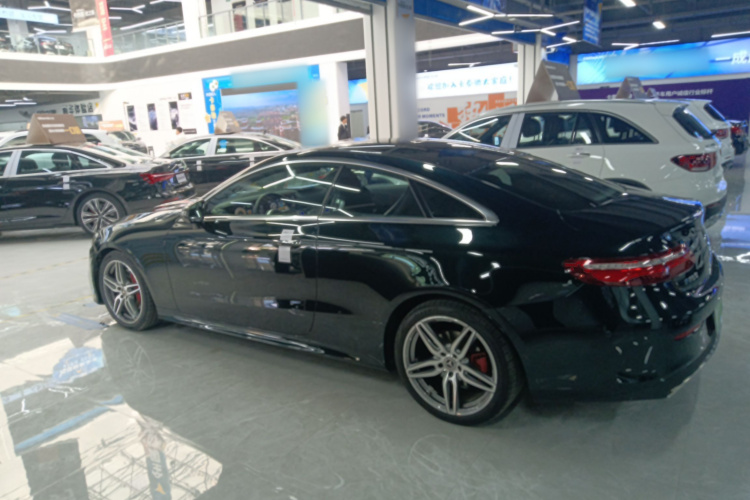 奔驰E级(进口) 2020款 E 260 轿跑车车身外观4