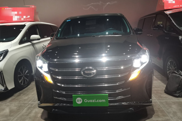 广汽传祺 传祺M8 2023款 领秀系列 390T 豪华版车身外观6001