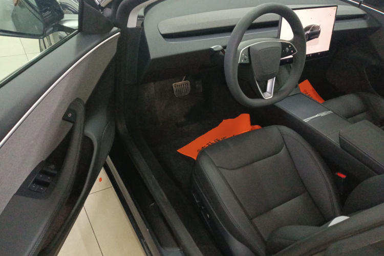 特斯拉 Model 3 2025款 改款 后轮驱动版中控内饰20