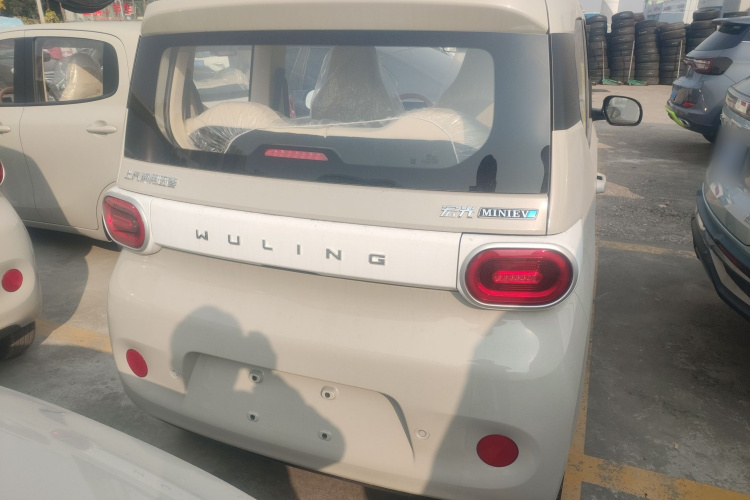 五菱汽车 宏光MINIEV 2024款 第三代 215km 青春版车身外观6