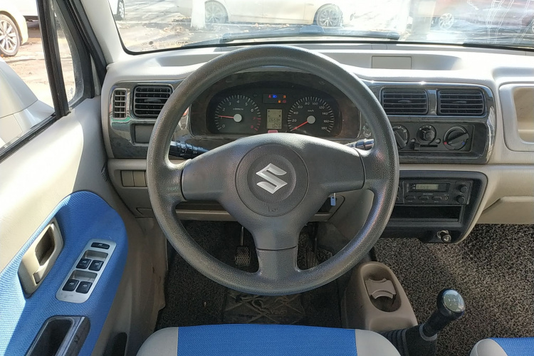 铃木 北斗星 2013款 创业版 1.0L 手动经济型局部细节13