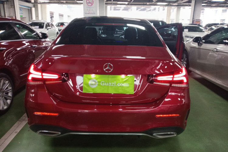 奔驰A级 2020款 改款 A 200 L 运动轿车时尚型车身外观6