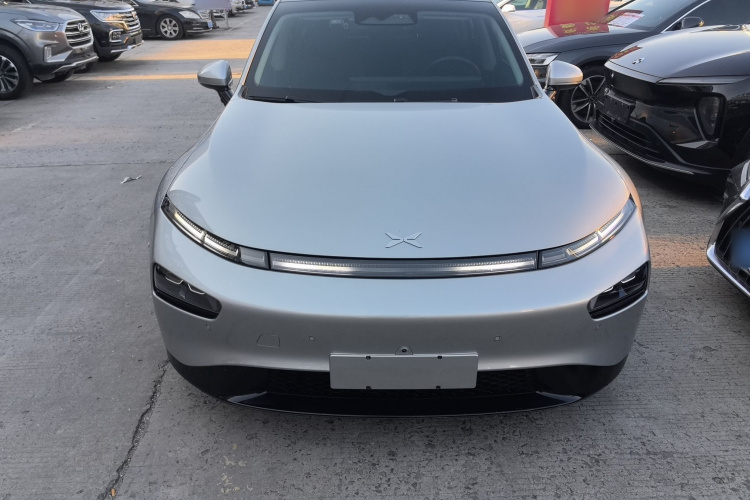 小鹏P7 2023款 586E车身外观6001