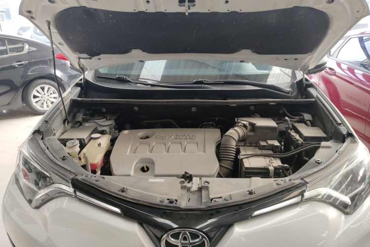 丰田 RAV4荣放 2019款 2.0L CVT两驱风尚版 国VI机舱底盘24