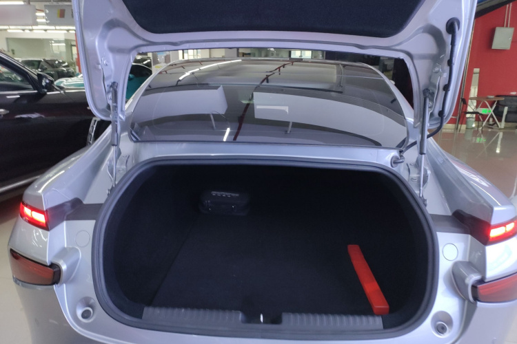 小鹏P7 2022款 670N+局部细节23