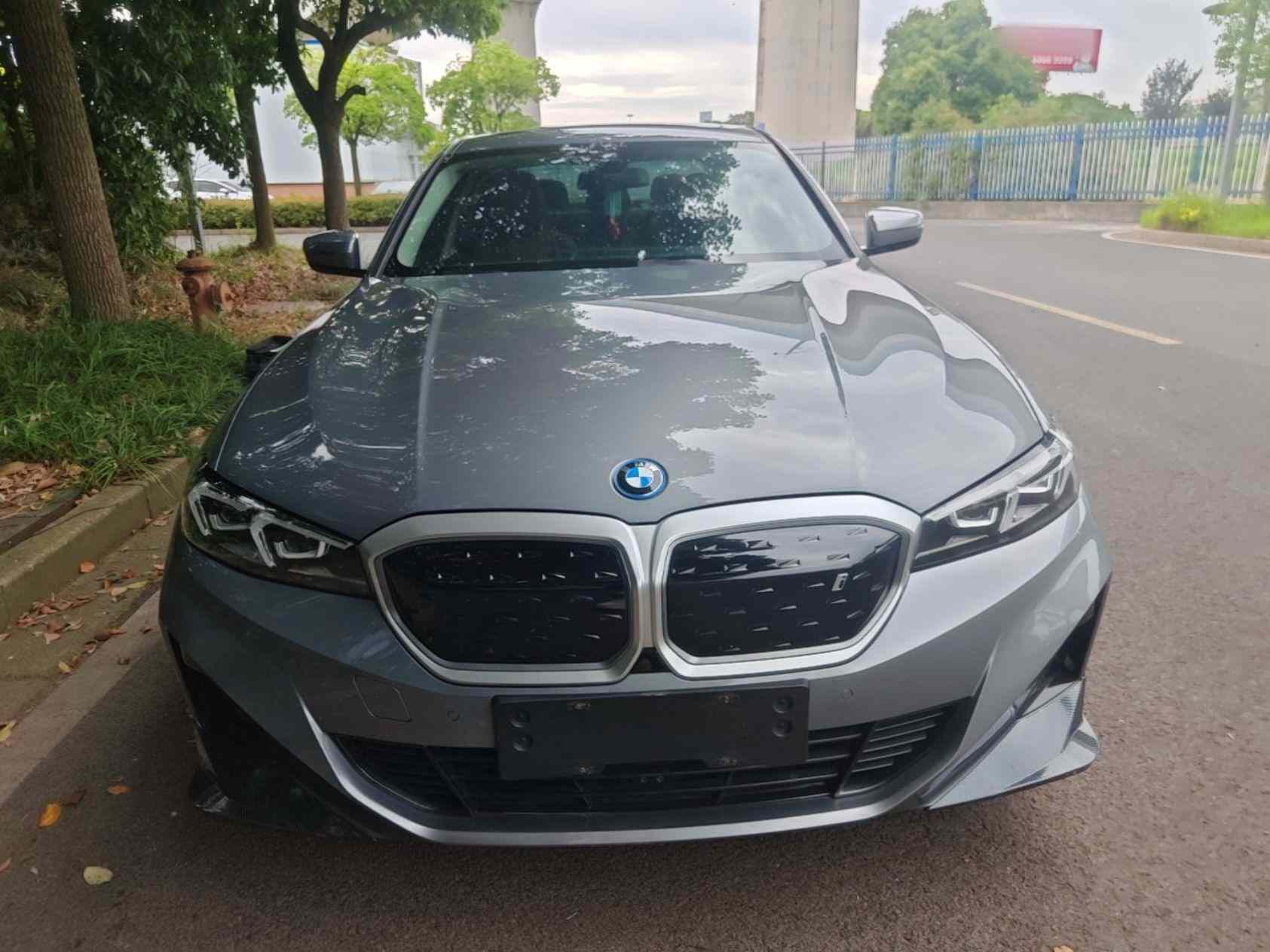 宝马i3 2024款 eDrive 35 L(1)