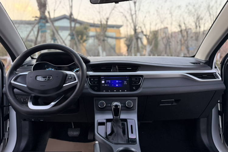 吉利汽车 帝豪 2020款 1.5L CVT舒适型中控内饰7004