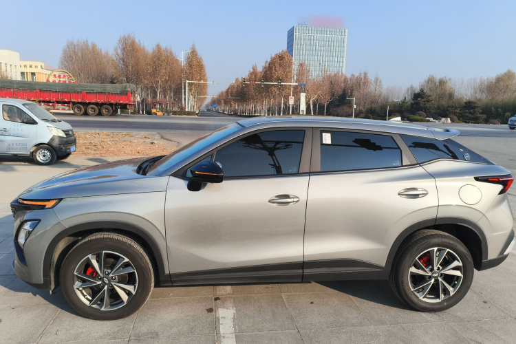 奇瑞 瑞虎5x 2025款 高能版 1.5T CVT豪华型车身外观4