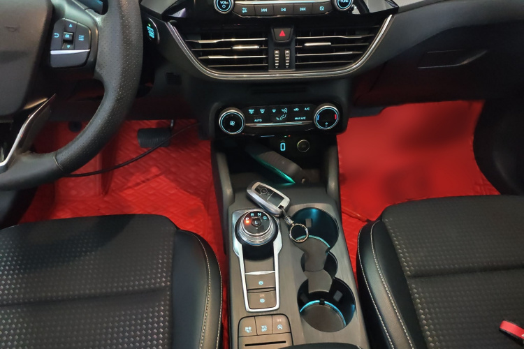 福特 福克斯 2020款 两厢 EcoBoost 180 自动锋潮型局部细节18