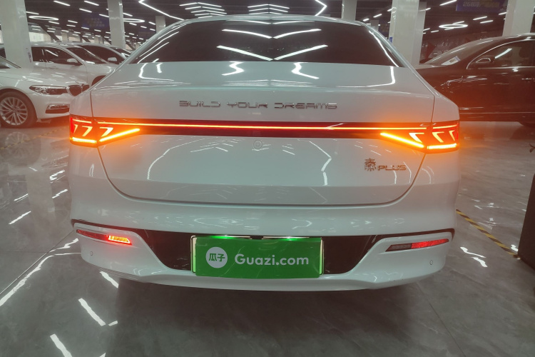 比亚迪 秦PLUS 2024款 荣耀版 DM-i 55KM领先型车身外观6