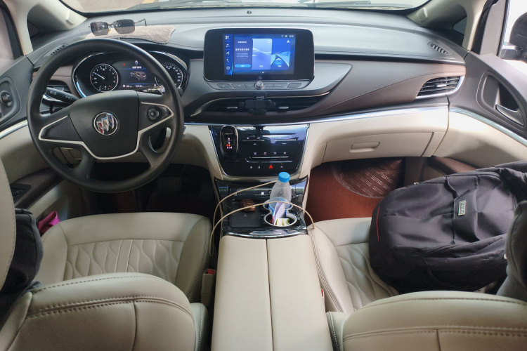 别克GL8 2023款 陆上公务舱 舒适型中控内饰12