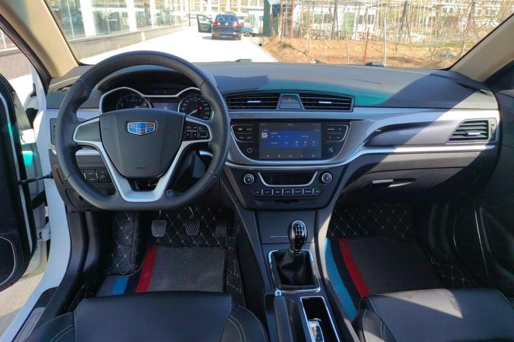 吉利汽车 帝豪 2017款 三厢百万款 1.5L 手动向上版中控内饰7002